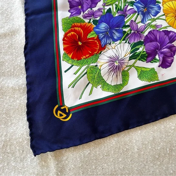 Vintage Gucci Floral Silk Scarf Viole - Picture 2 of 5